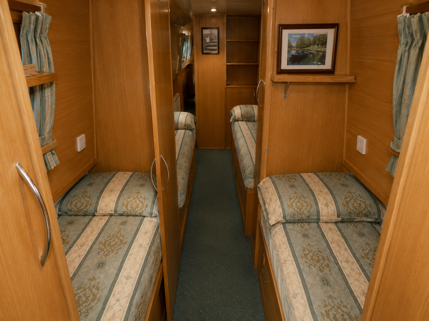 8 Person - 7 Day Last Minute Narrowboat holiday