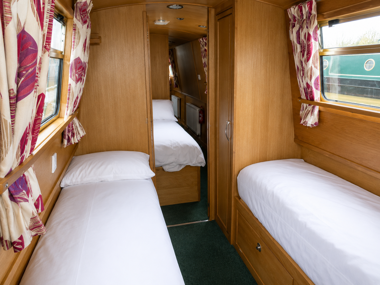 Rebecca - Discovery 6R Narrowboat Hire