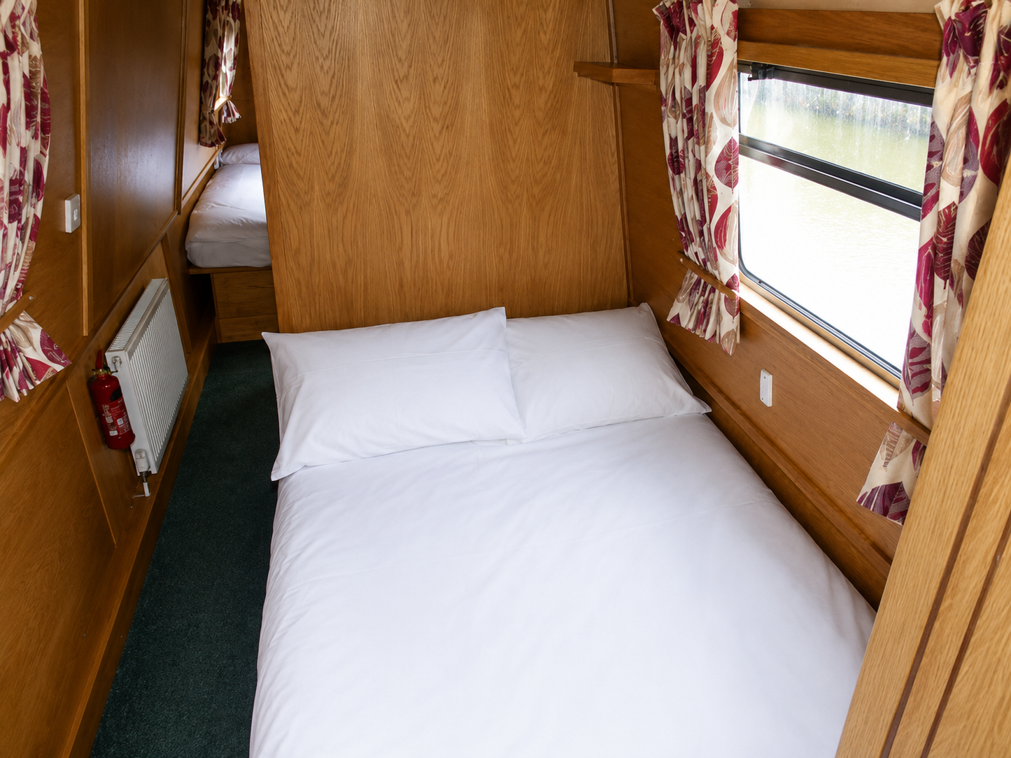 Rebecca - Discovery 6R Narrowboat Hire