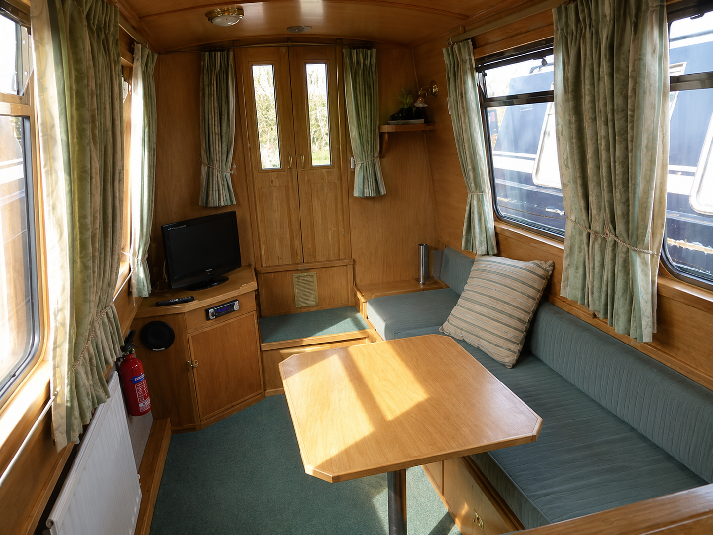 Gemini - Explorer 6 Narrowboat Hire
