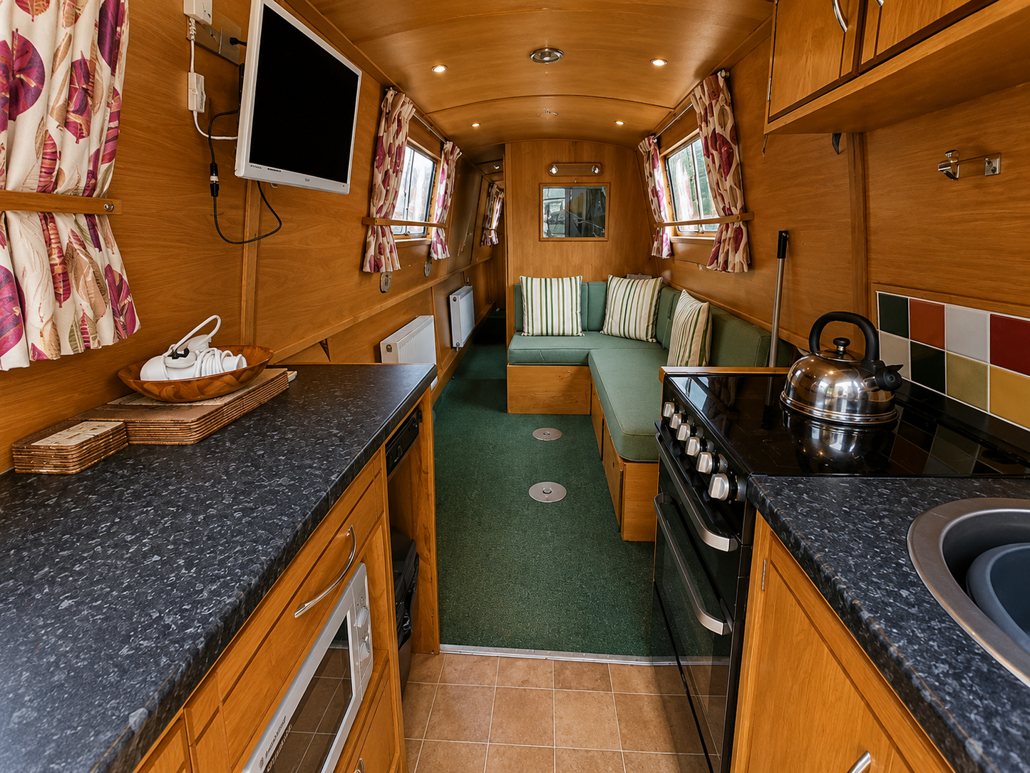 Rebecca - Discovery 6R Narrowboat Hire