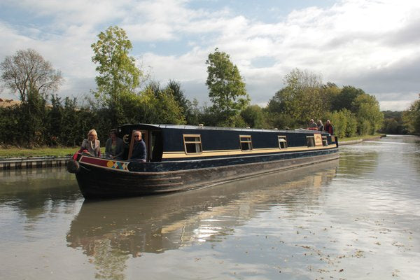 Elite 6R narrowboat photograph · view Isabelle