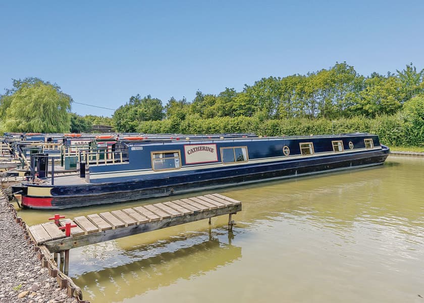 Elite 6R narrowboat photograph · view Florence