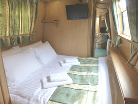  Regency 6D's King Size Cabin 