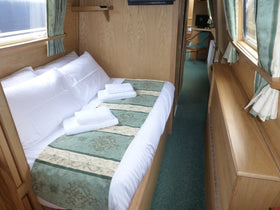  Cross bed Unmade 