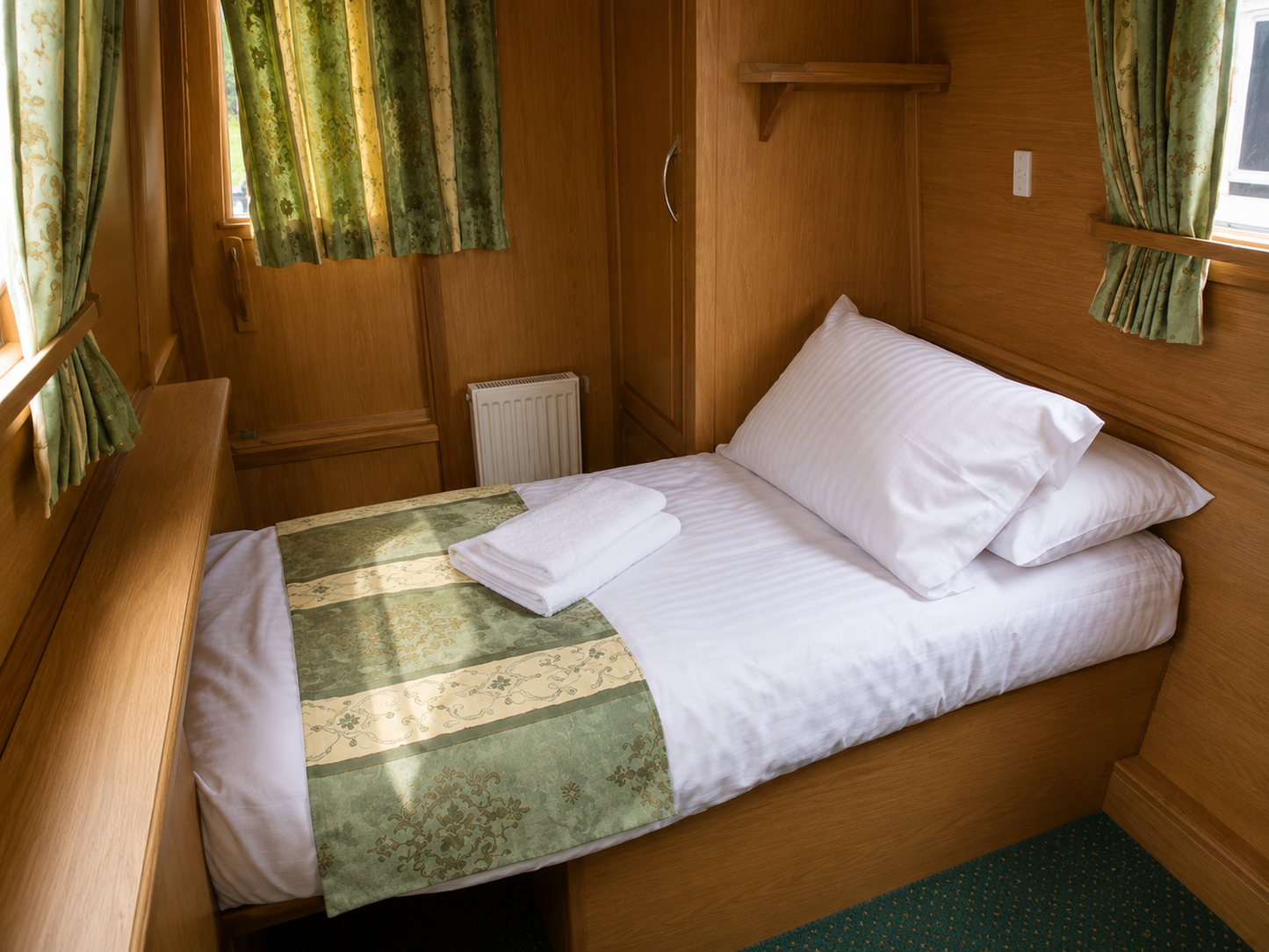2 Person - 7 Day Last Minute Narrowboat holiday